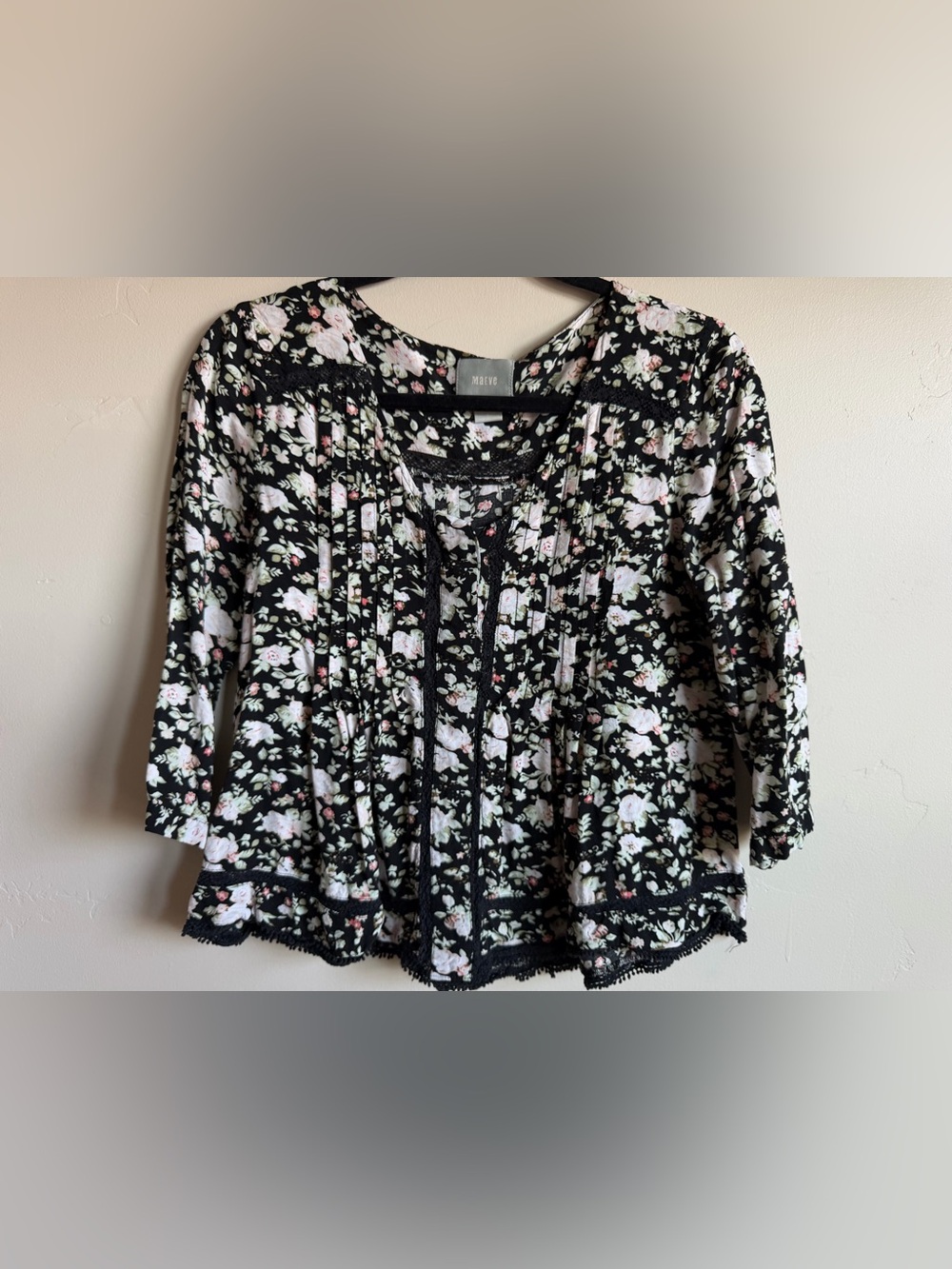 Women’s Maeve Black Floral Top Size 6